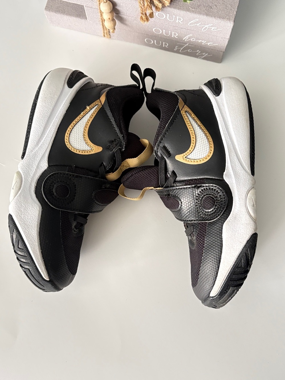 Nike Kids Black and Gold Low-Top Sneakers